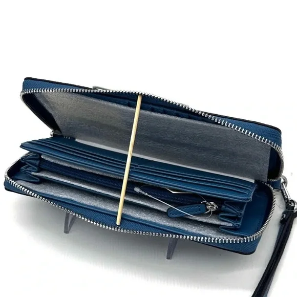 Michael Kors Large Continental Wallet Wristlet Teal - Picture 6 of 9